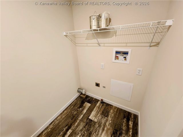 1516 2nd Avenue, Charleston, WV 25387