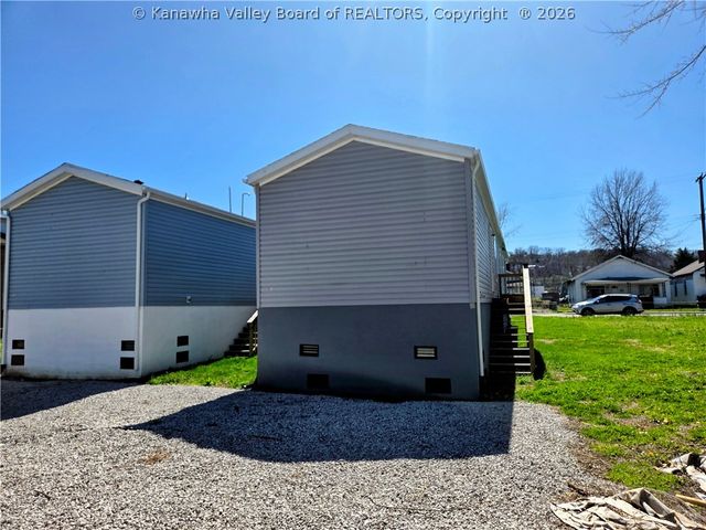 1516 2nd Avenue, Charleston, WV 25387