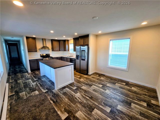 1516 2nd Avenue, Charleston, WV 25387