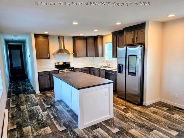 1516 2nd Avenue, Charleston, WV 25387