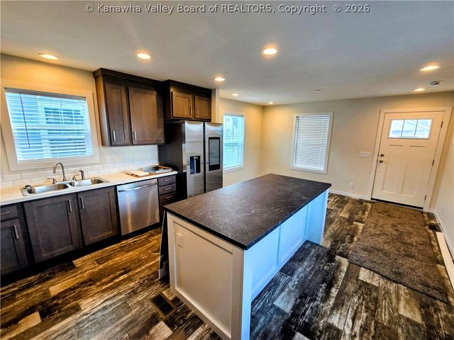 1516 2nd Avenue, Charleston, WV 25387