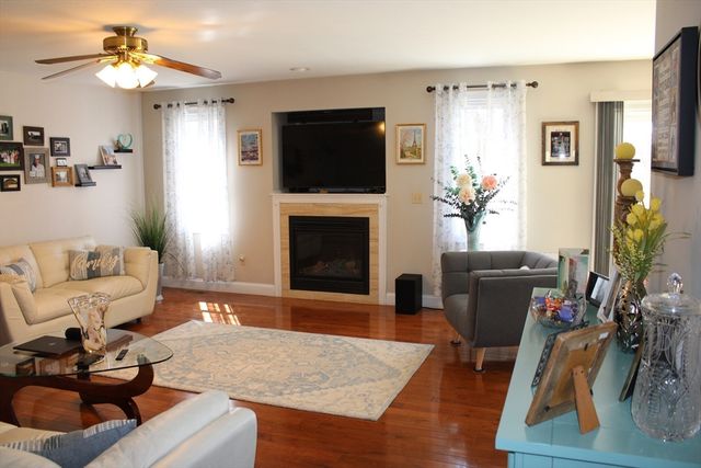 2026 Parker St, Springfield, MA 01128