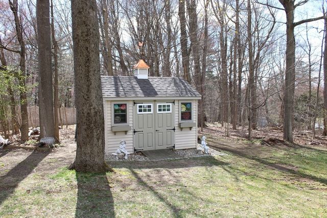 2026 Parker St, Springfield, MA 01128