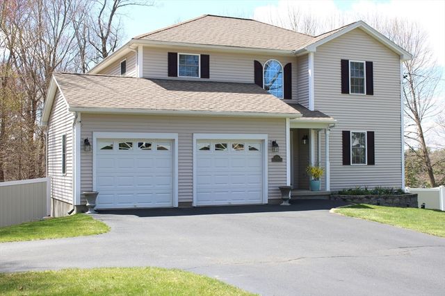 2026 Parker St, Springfield, MA 01128