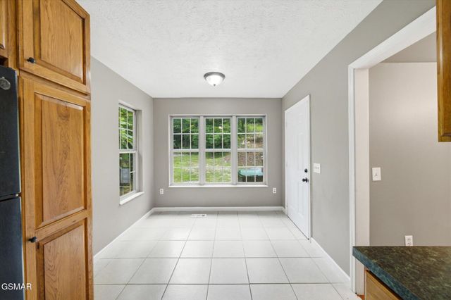 1134 Deer Trail Way, Seymour, TN 37865