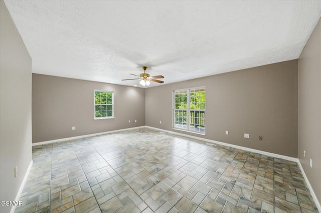 1134 Deer Trail Way, Seymour, TN 37865