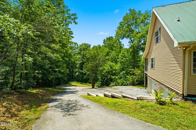 1134 Deer Trail Way, Seymour, TN 37865