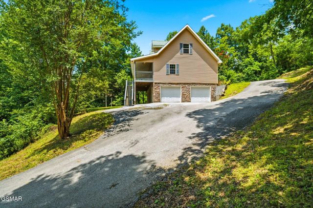 1134 Deer Trail Way, Seymour, TN 37865