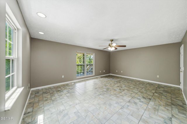 1134 Deer Trail Way, Seymour, TN 37865