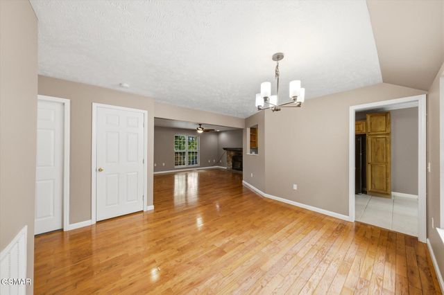 1134 Deer Trail Way, Seymour, TN 37865