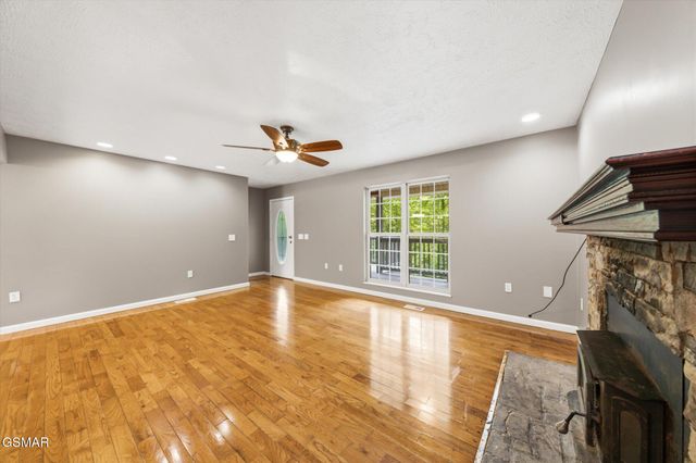 1134 Deer Trail Way, Seymour, TN 37865
