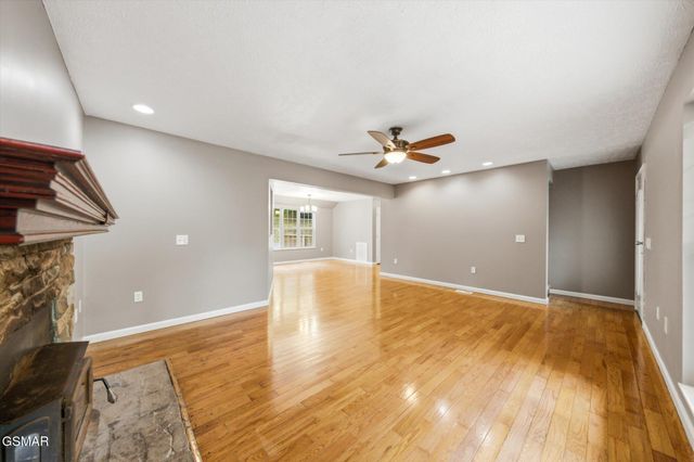 1134 Deer Trail Way, Seymour, TN 37865
