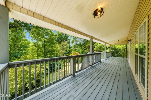 1134 Deer Trail Way, Seymour, TN 37865