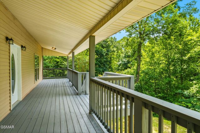 1134 Deer Trail Way, Seymour, TN 37865