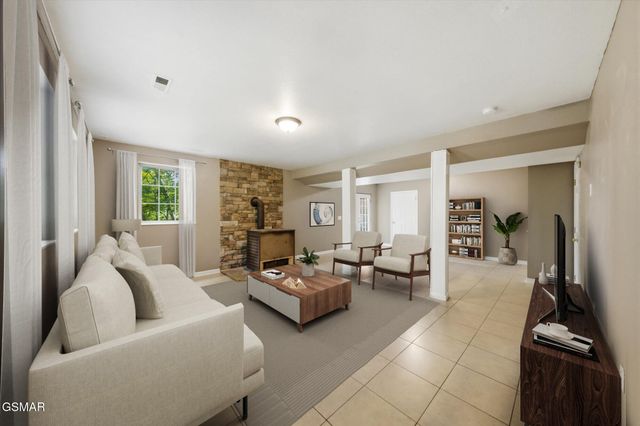 1134 Deer Trail Way, Seymour, TN 37865