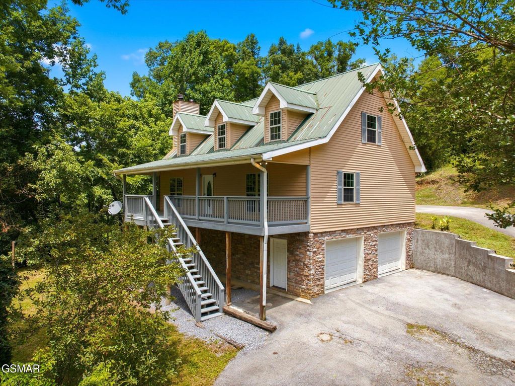 1134 Deer Trail Way, Seymour, TN 37865