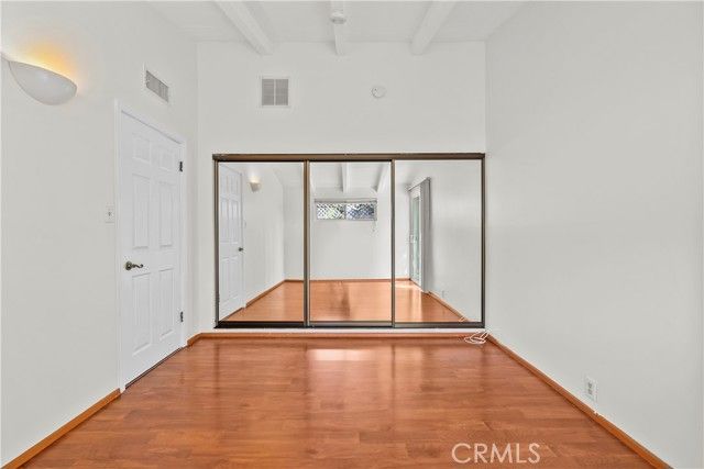 19824 Gilmore, Woodland Hills (los Angeles), CA 91367