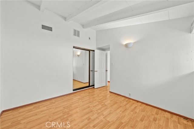 19824 Gilmore, Woodland Hills (los Angeles), CA 91367