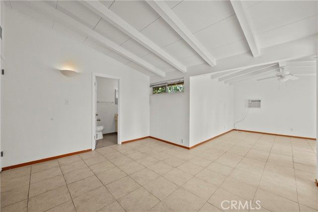 19824 Gilmore, Woodland Hills (los Angeles), CA 91367