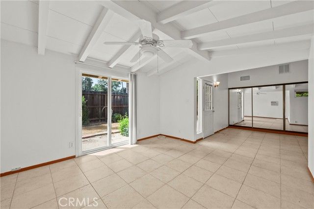 19824 Gilmore, Woodland Hills (los Angeles), CA 91367