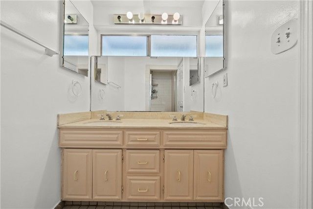 19824 Gilmore, Woodland Hills (los Angeles), CA 91367