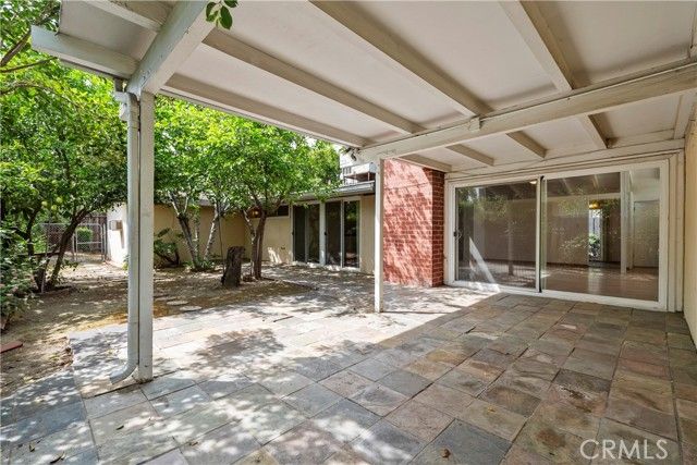 19824 Gilmore, Woodland Hills (los Angeles), CA 91367