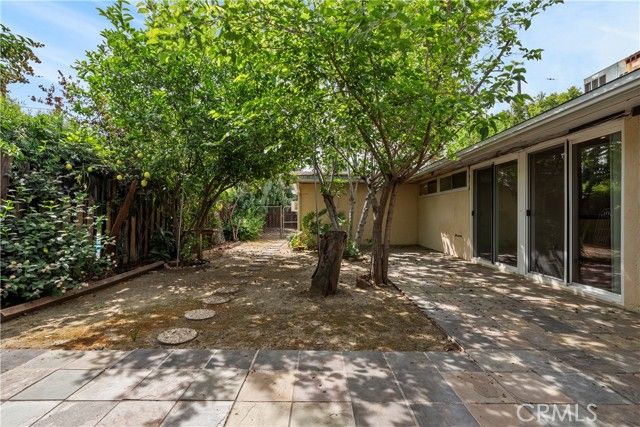 19824 Gilmore, Woodland Hills (los Angeles), CA 91367