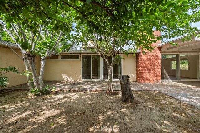 19824 Gilmore, Woodland Hills (los Angeles), CA 91367