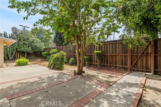 19824 Gilmore, Woodland Hills (los Angeles), CA 91367