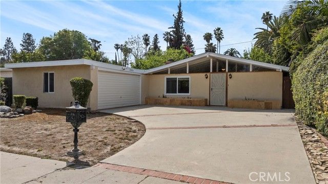 19824 Gilmore, Woodland Hills (los Angeles), CA 91367