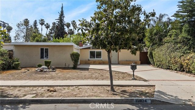 19824 Gilmore, Woodland Hills (los Angeles), CA 91367