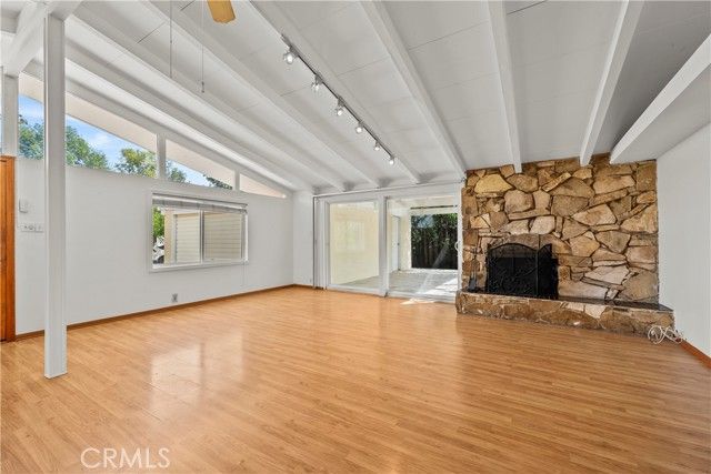 19824 Gilmore, Woodland Hills (los Angeles), CA 91367