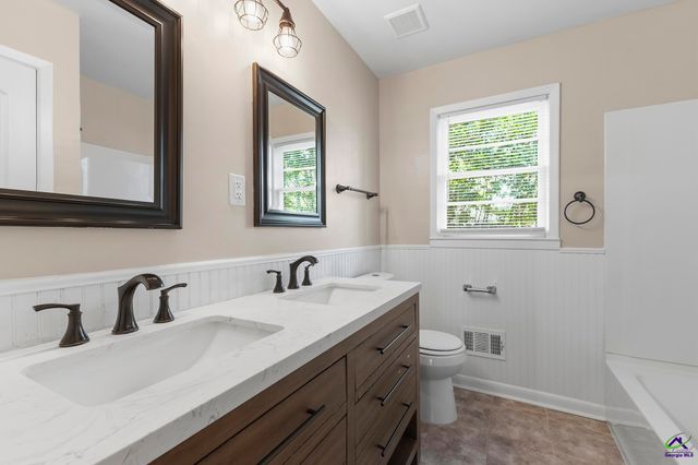 124 Carterwoods Drive, Warner Robins, GA 31088