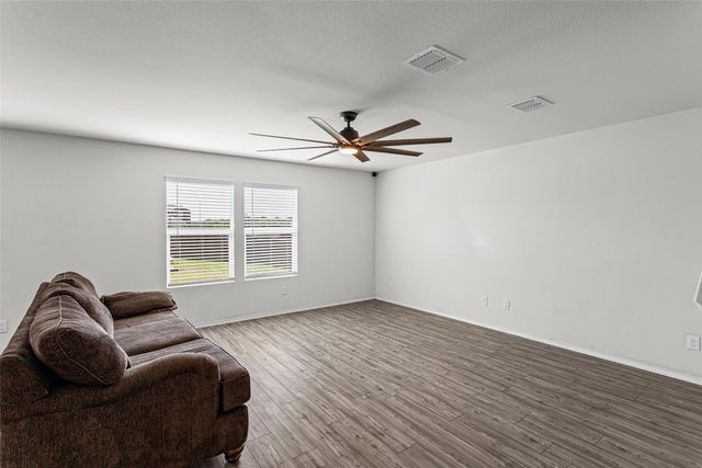 16012 Crews Avenue, Haslet, TX 76052