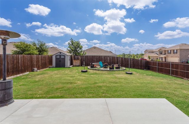 16012 Crews Avenue, Haslet, TX 76052