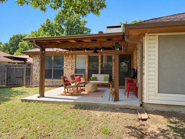 929 Reno Street, Lewisville, TX 75077