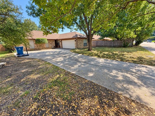 929 Reno Street, Lewisville, TX 75077