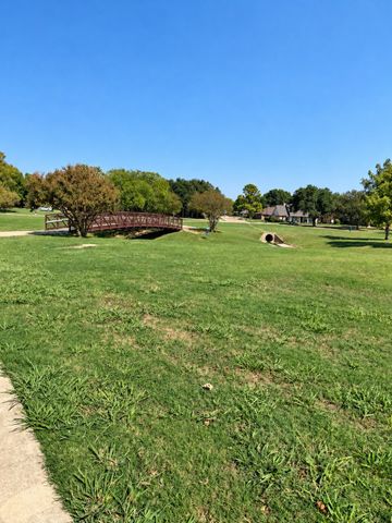 929 Reno Street, Lewisville, TX 75077