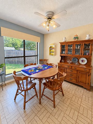 929 Reno Street, Lewisville, TX 75077