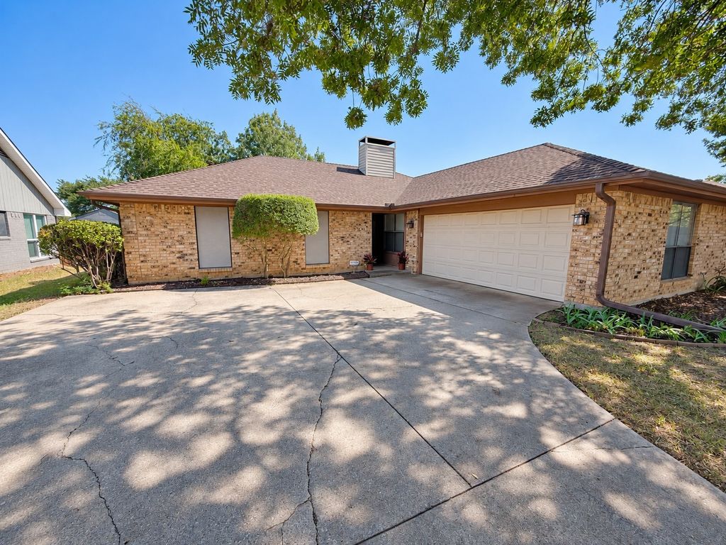 929 Reno Street, Lewisville, TX 75077