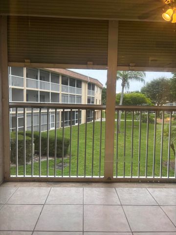 400 Village Green Circle W 202, Palm Springs, FL 33461