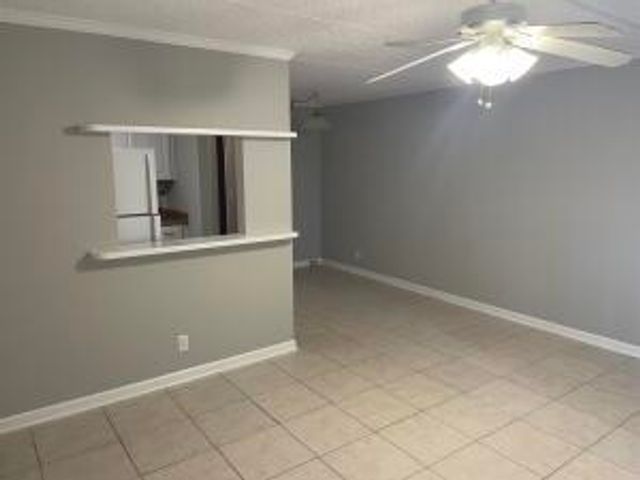 400 Village Green Circle W 202, Palm Springs, FL 33461
