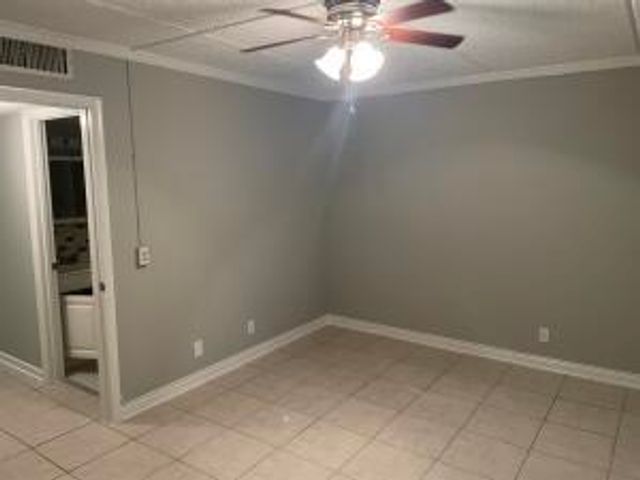 400 Village Green Circle W 202, Palm Springs, FL 33461