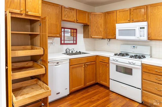 8383 Lasalle Ave, Cotati, CA 94931