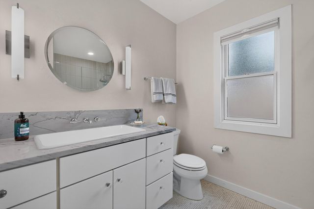 405 Amherst Drive NE, Albuquerque, NM 87106