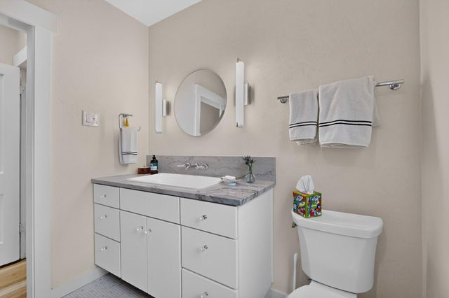 405 Amherst Drive NE, Albuquerque, NM 87106