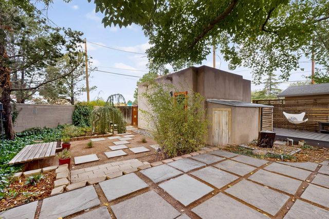 405 Amherst Drive NE, Albuquerque, NM 87106