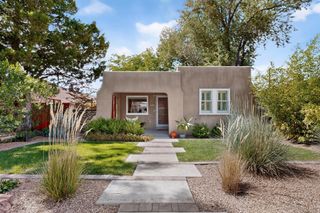405 Amherst Drive NE, Albuquerque, NM 87106