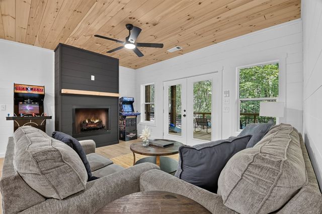85 Duck Cove, Morganton, GA 30560