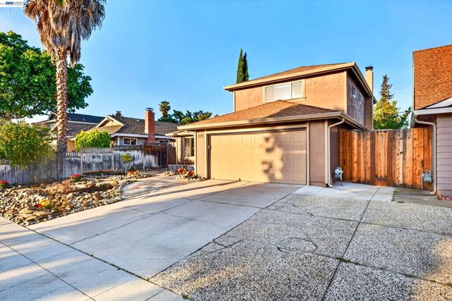 5684 Calpine Dr, San Jose, CA 95123